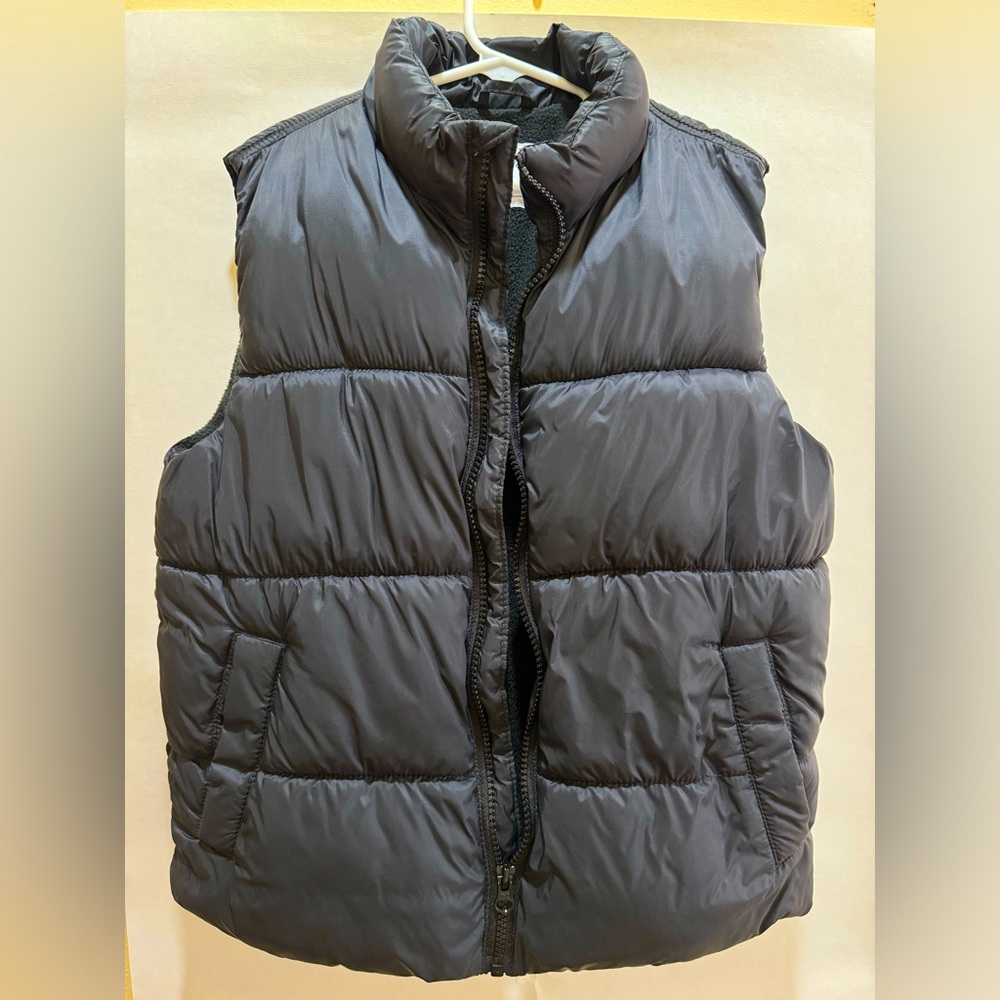 Kids old navy black vest size M